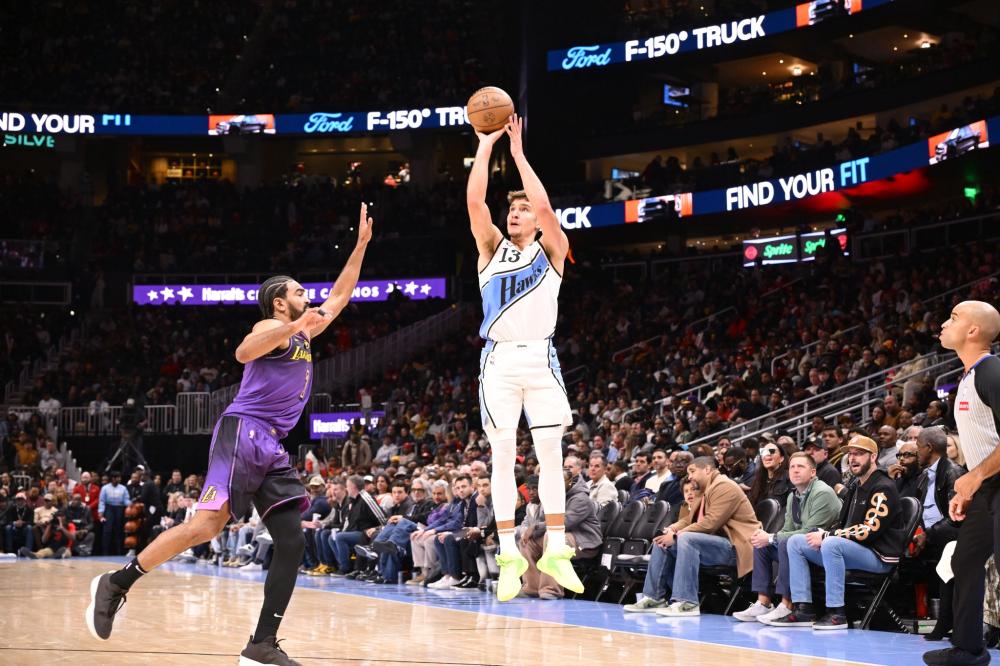 胜利并且踢 胜利并且踢