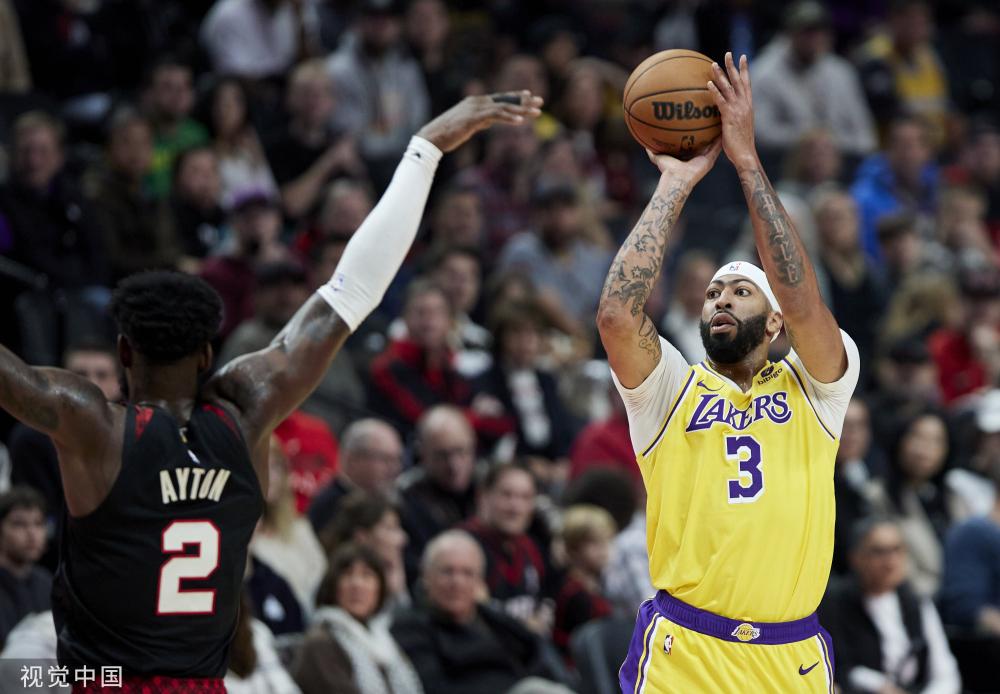 篮球比赛中 篮球比赛中